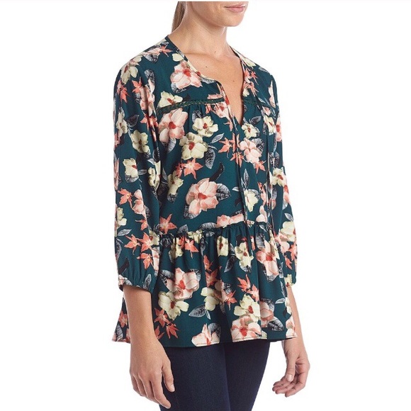 Chelsea Theodore Floral Flowy Green Blouse - Picture 2 of 7